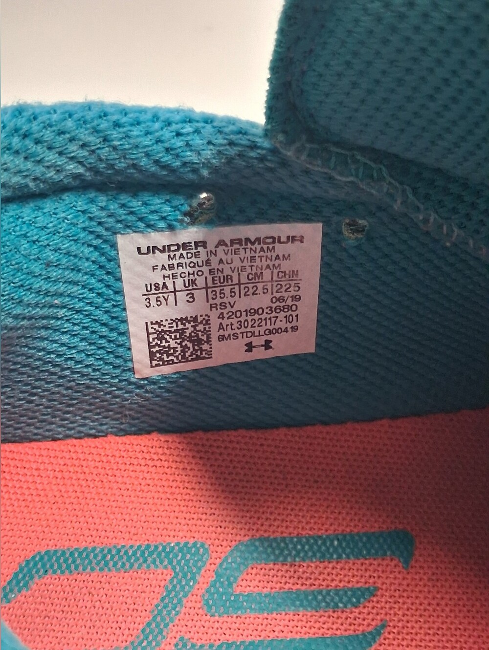 Under Armour Low-Top Sneakers - Light Gray with Teal Accents Size 3.5Y - Picture 12 of 13